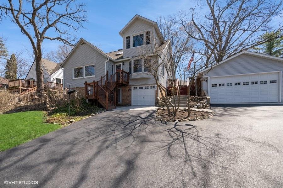 3224 E Lake Shore Dr., Wonder Lake, IL 60097