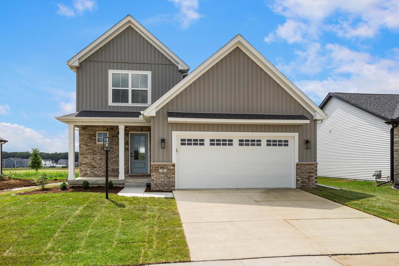 8 Meadow Dr., Monticello, IL 61856