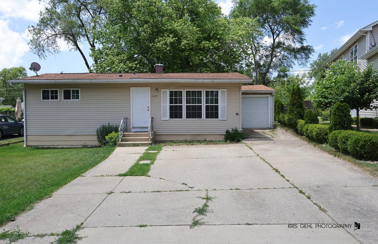 1032 Brentwood Dr., Round Lake Beach, IL 60073