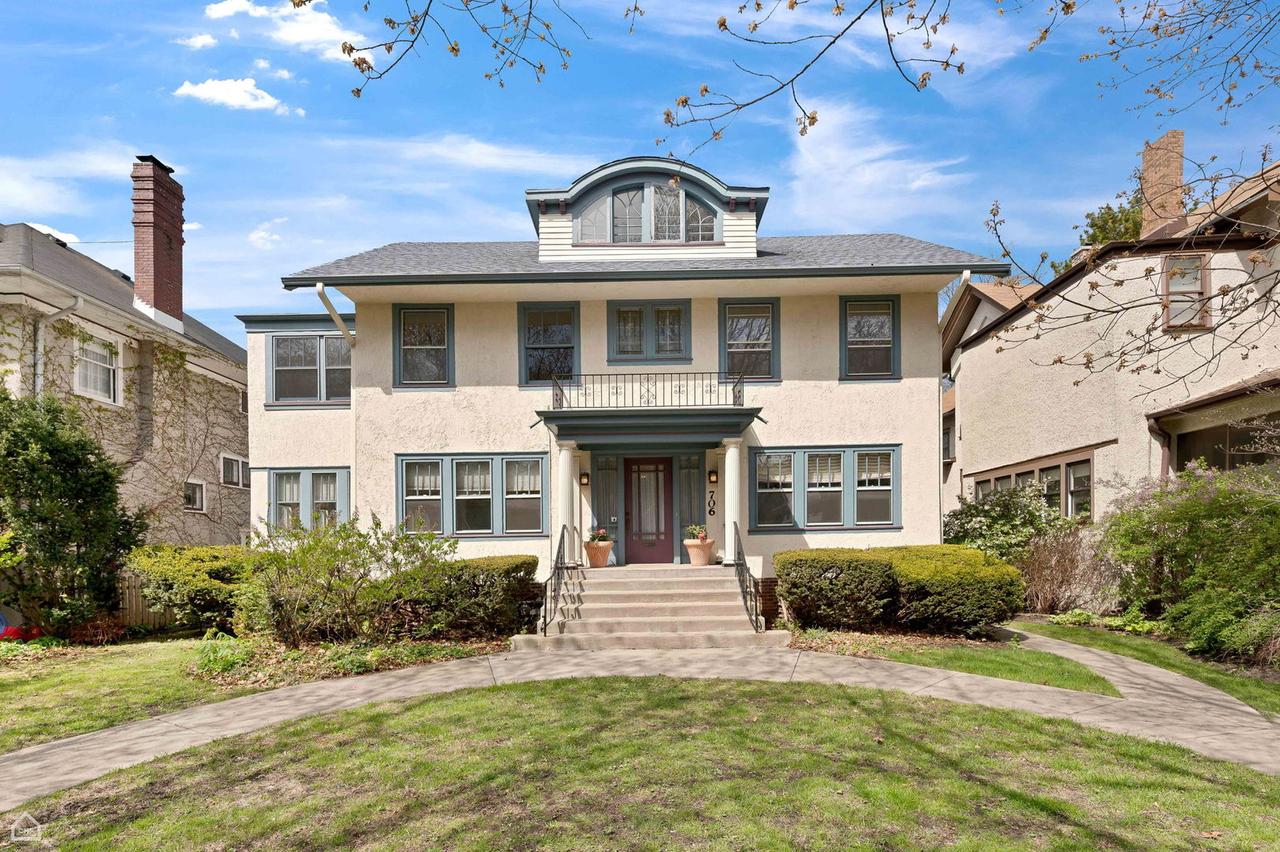 706 Forest Ave., Evanston, IL 60202