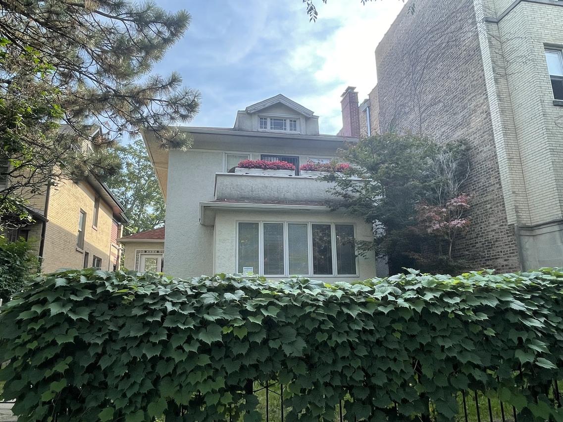 1141 W Morse Ave., Chicago, IL 60626