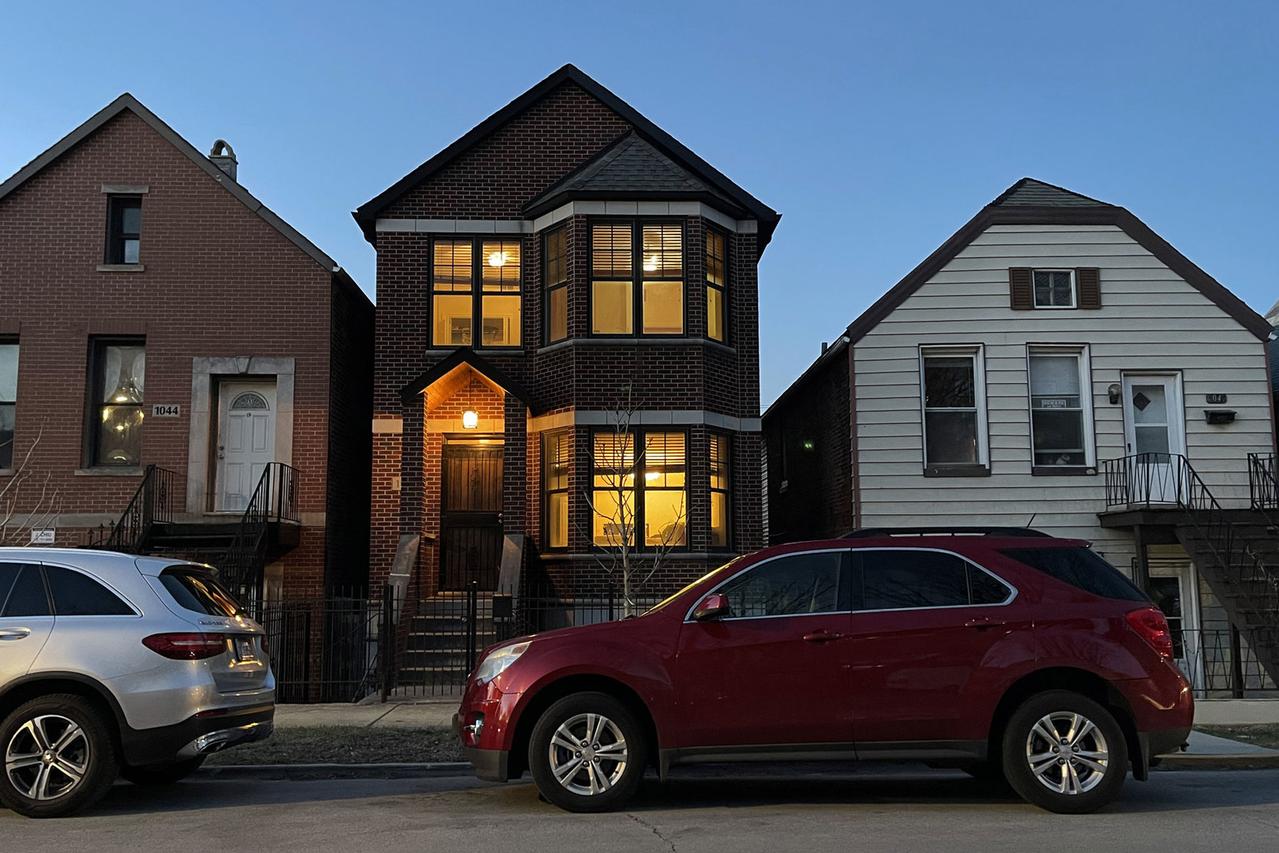 1042 W 34th Pl., Chicago, IL 60608