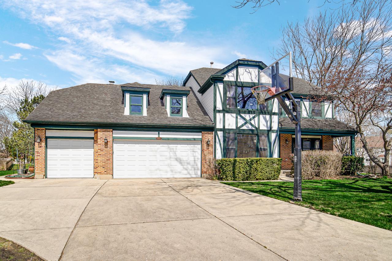 2894 Whispering Oaks Ct., Buffalo Grove, IL 60089