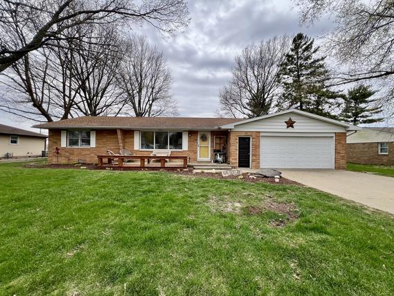 104 E Newton St., Mansfield, IL 61854