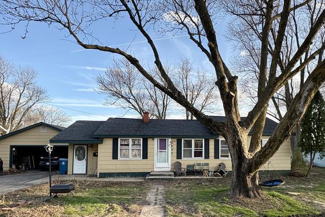 327 W Division, Amboy, IL 61310