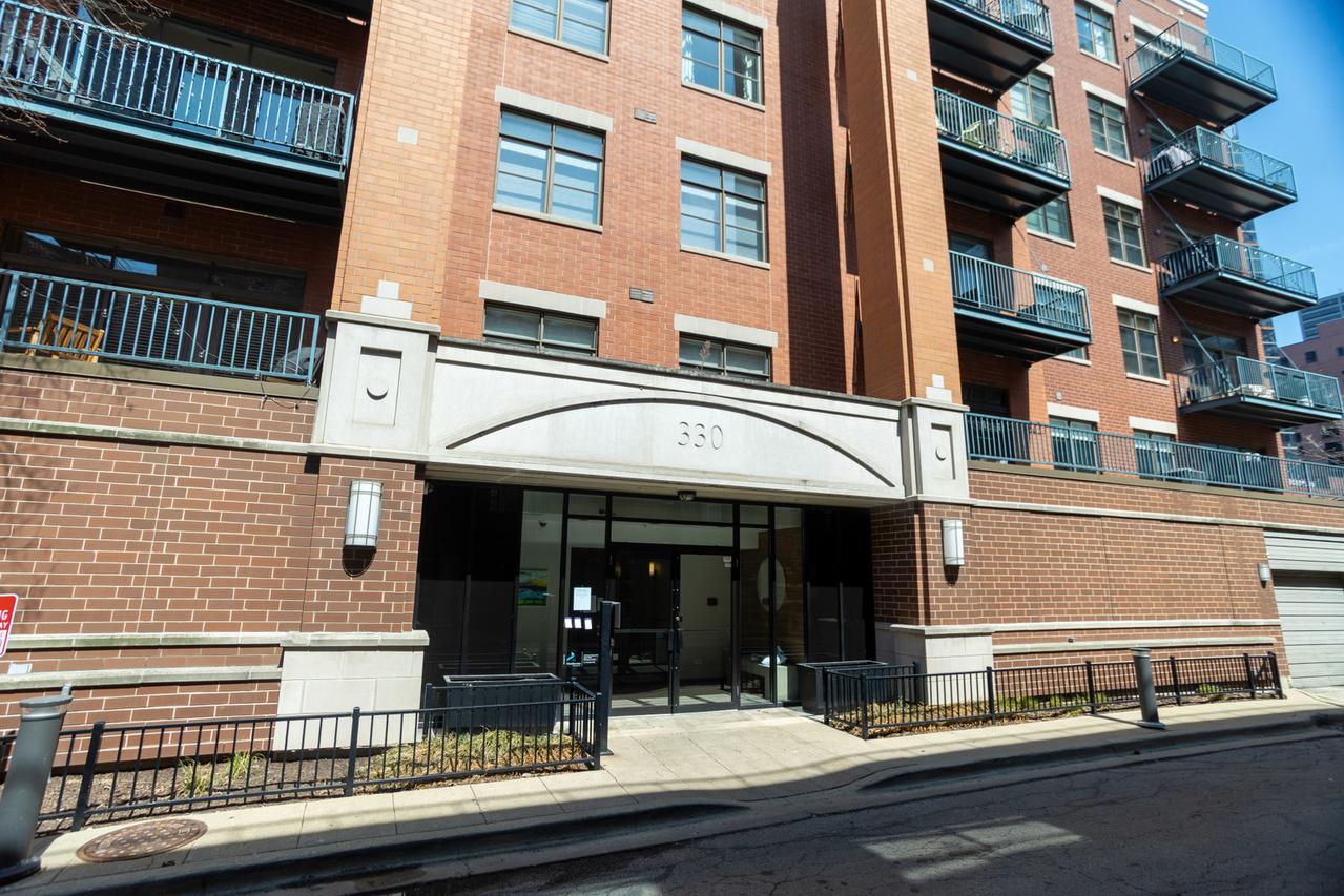 330 N Clinton St. #508, Chicago, IL 60661