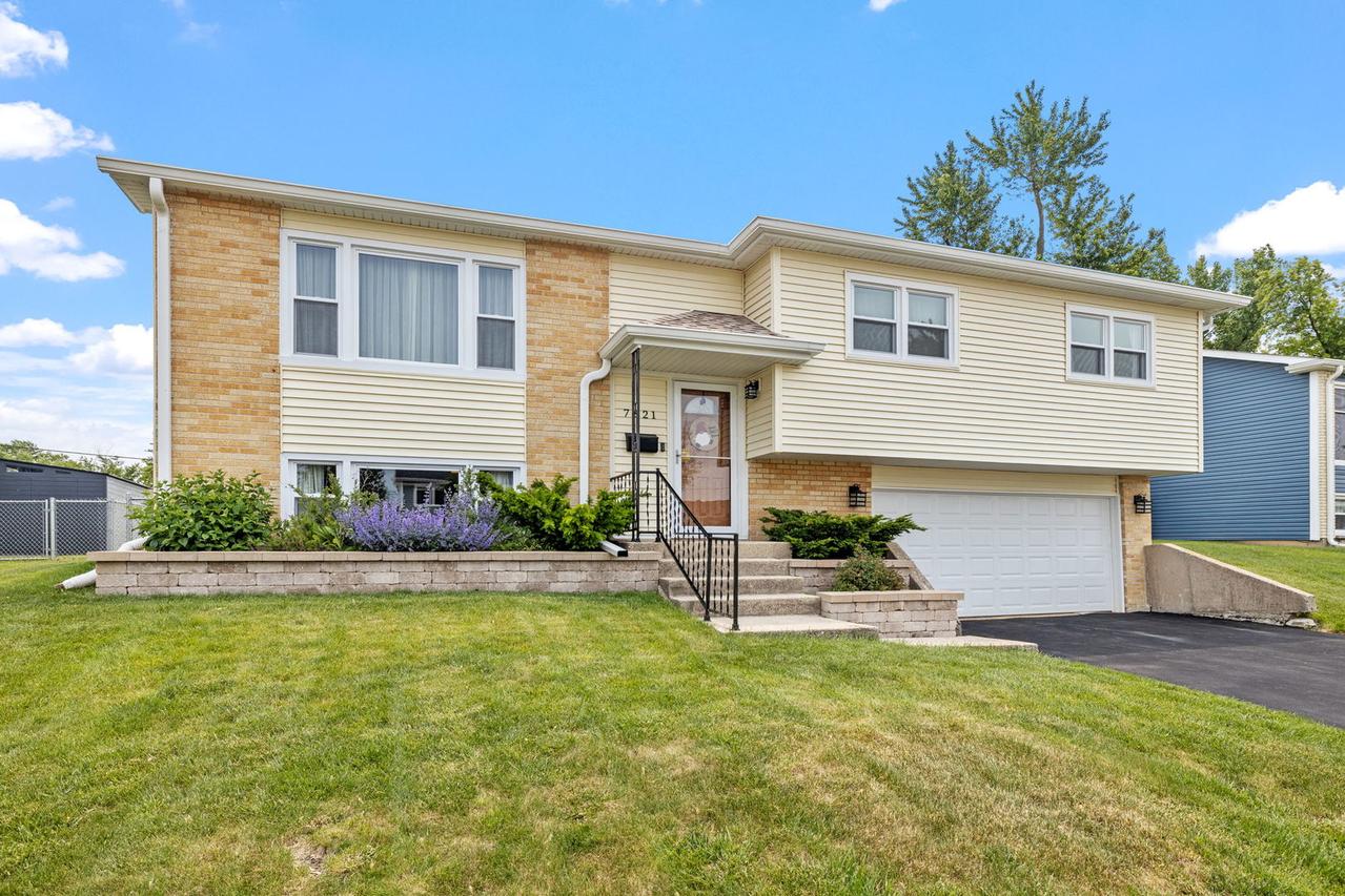7821 Dalewood Pkwy., Woodridge, IL 60517