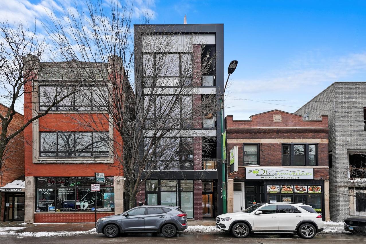 2958 N Lincoln Ave. #3D, Chicago, IL 60657