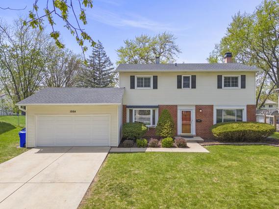 1984 Nottingham Ln., Wheaton, IL 60189