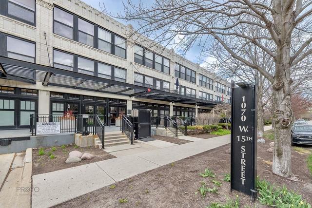 1070 W 15th St. #302, Chicago, IL 60608