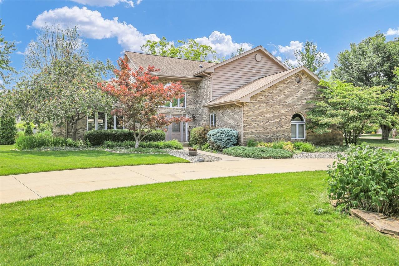 1801 Bentbrook Dr., Champaign, IL 61822