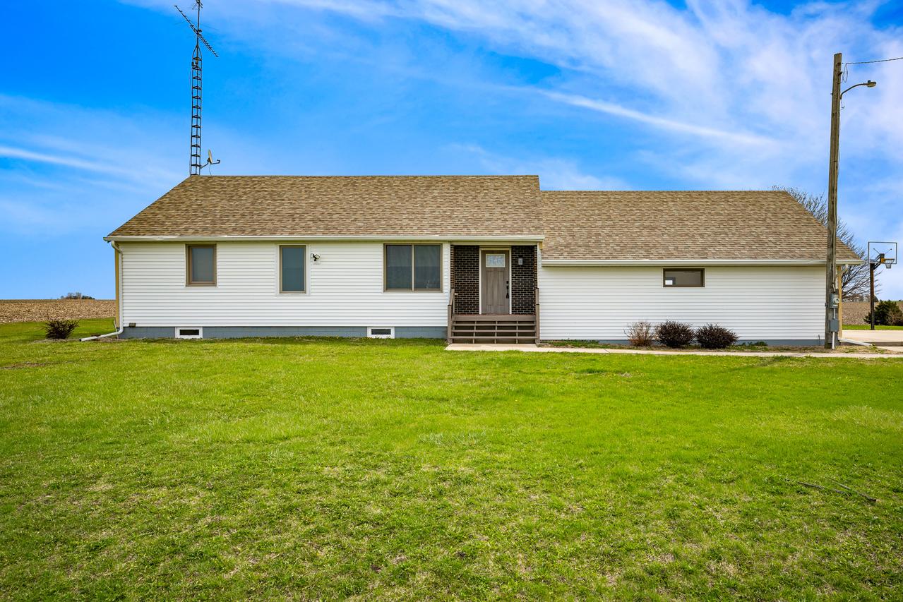 1540 E 950th Rd., Streator, IL 61364
