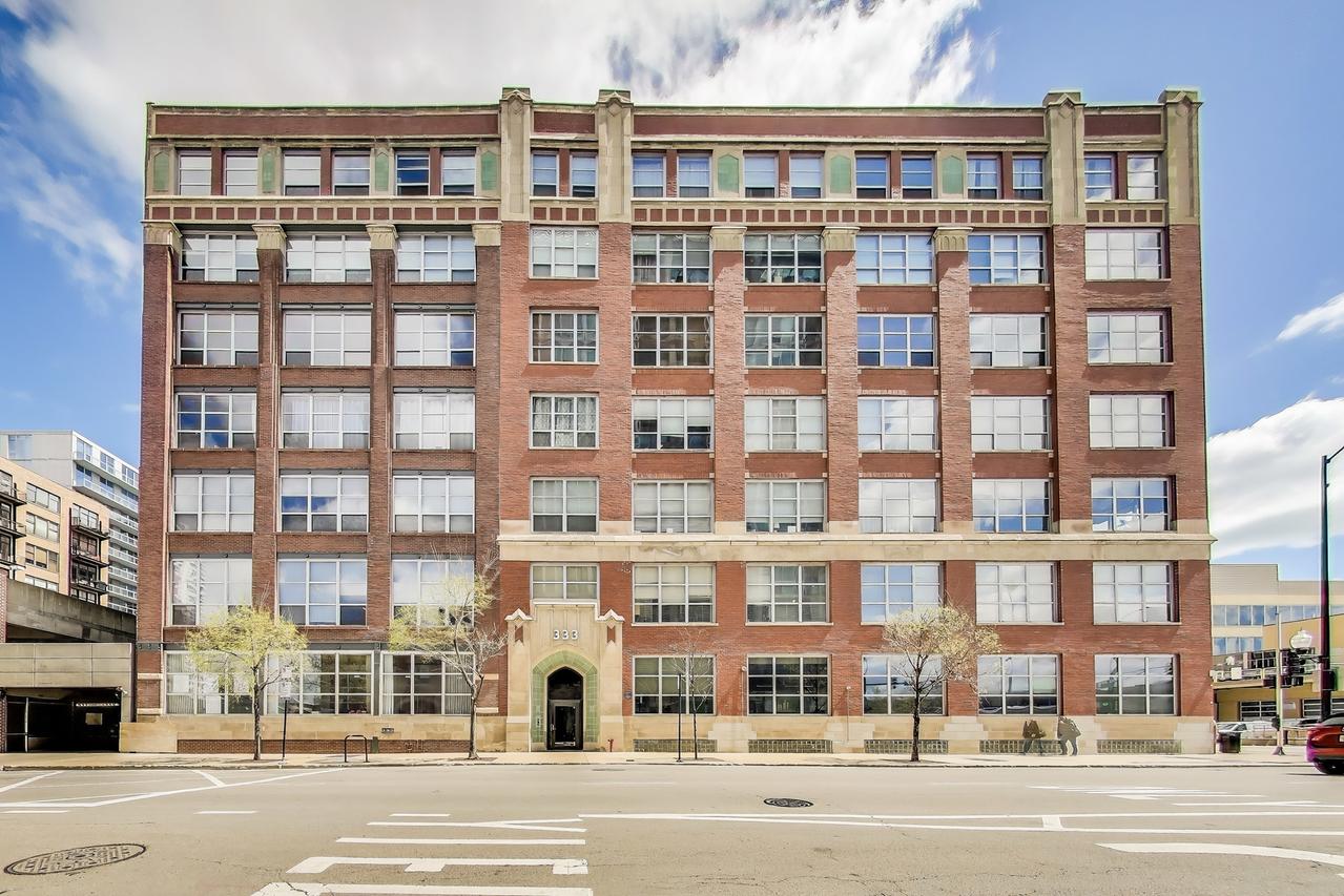 333 S Desplaines St. #302, Chicago, IL 60661