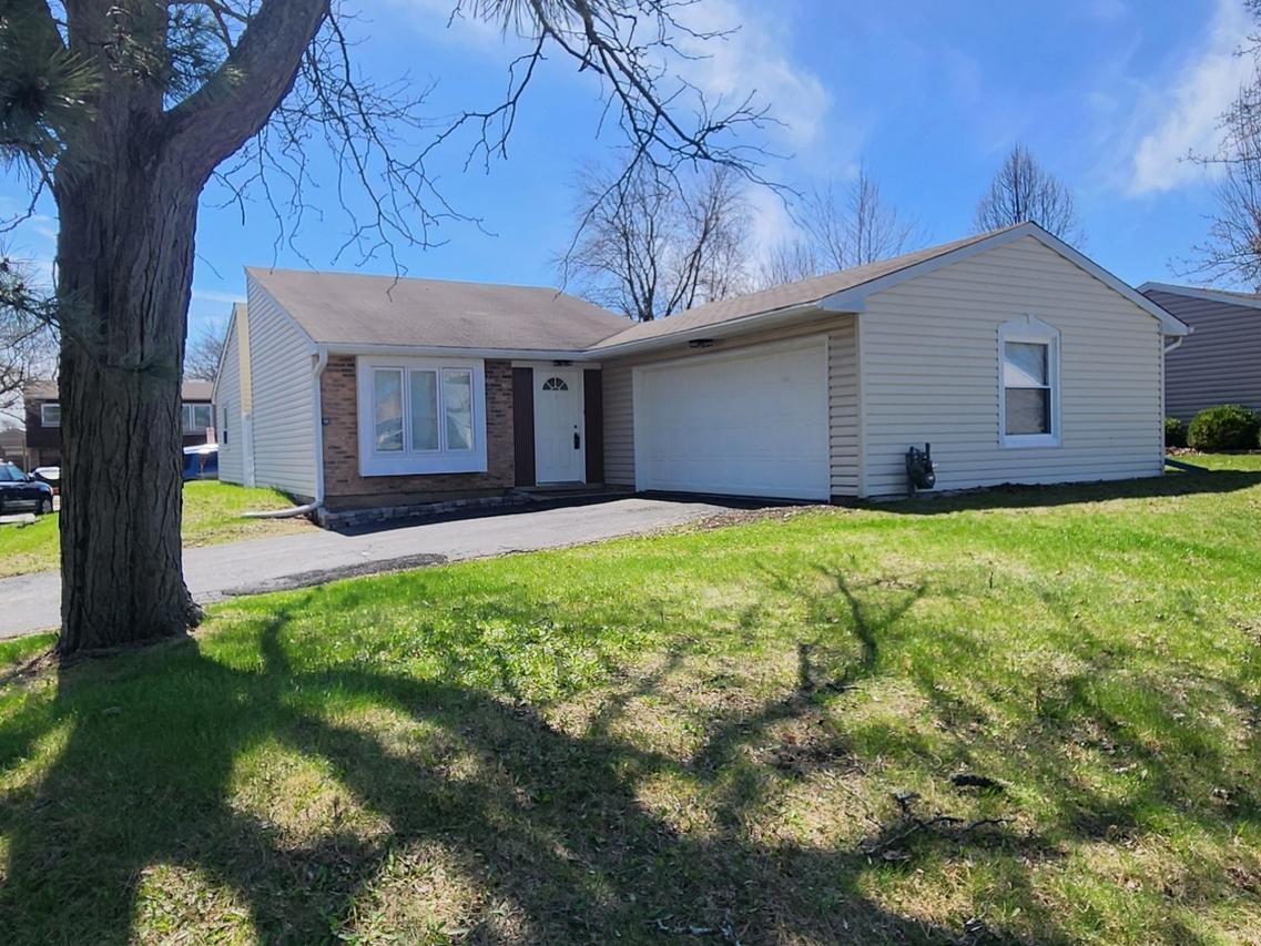 129 Highbury Dr., Elgin, IL 60120