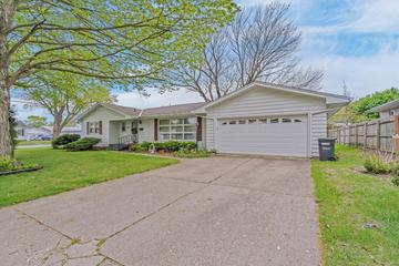 102 Robinson Dr., Morris, IL 60450