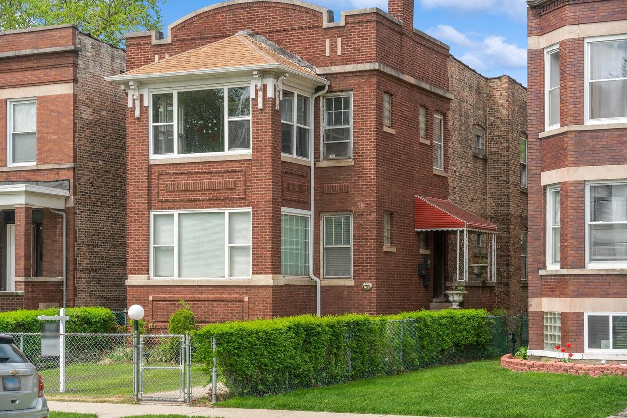 7748 S Saginaw Ave., Chicago, IL 60649