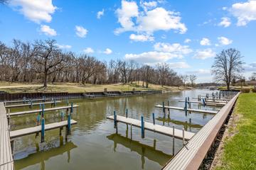 28 Jamaica Colony St. #5, Fox Lake, IL 60020