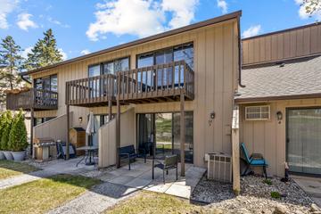 28 Jamaica Colony St. #5, Fox Lake, IL 60020