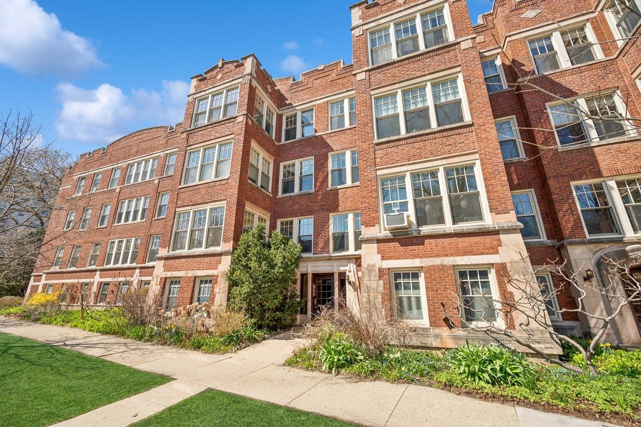 [Address Unavailable], Evanston, IL 60202