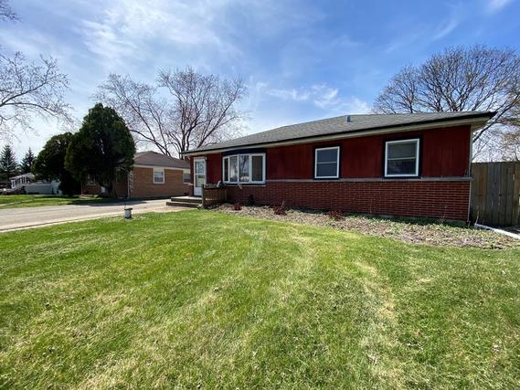 5S416 Vest Ave., Naperville, IL 60563