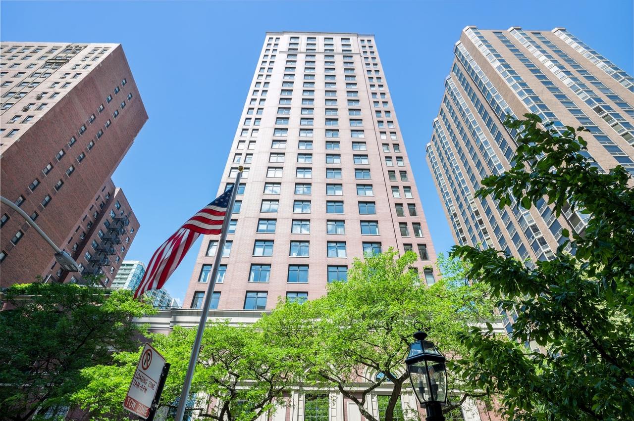 1122 N Dearborn St. #16H, Chicago, IL 60610