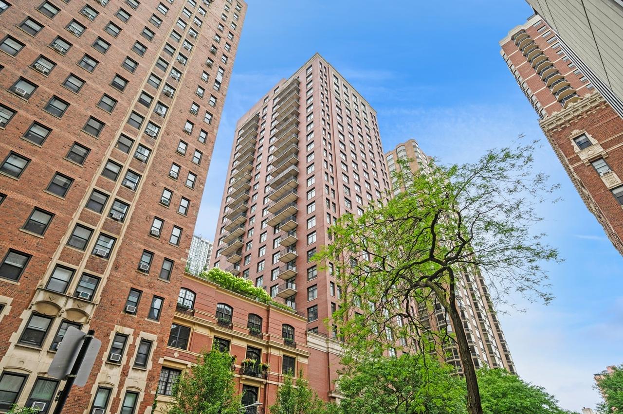1122 N Dearborn St. #16H, Chicago, IL 60610