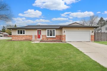 1 Danbury Ct., South Elgin, IL 60177