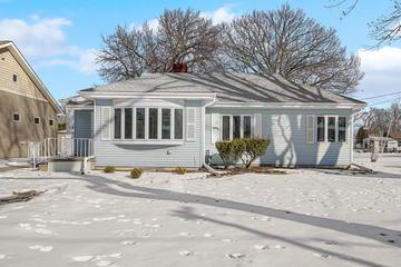 756 W Lincoln Ln., Des Plaines, IL 60018