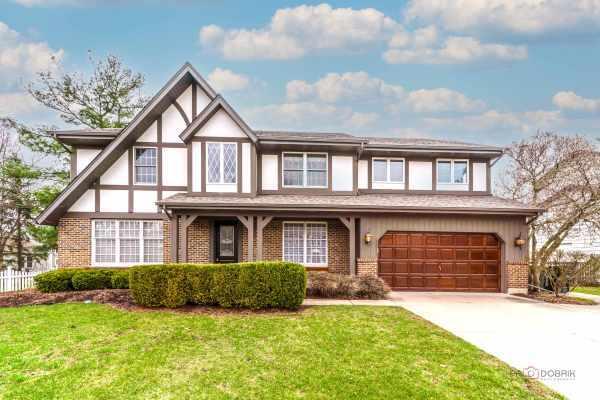 1320 Virginia Ave., Libertyville, IL 60048