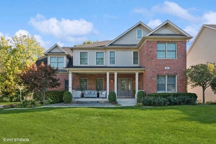 1049 Deer Glen Ct., Glen Ellyn, IL 60137