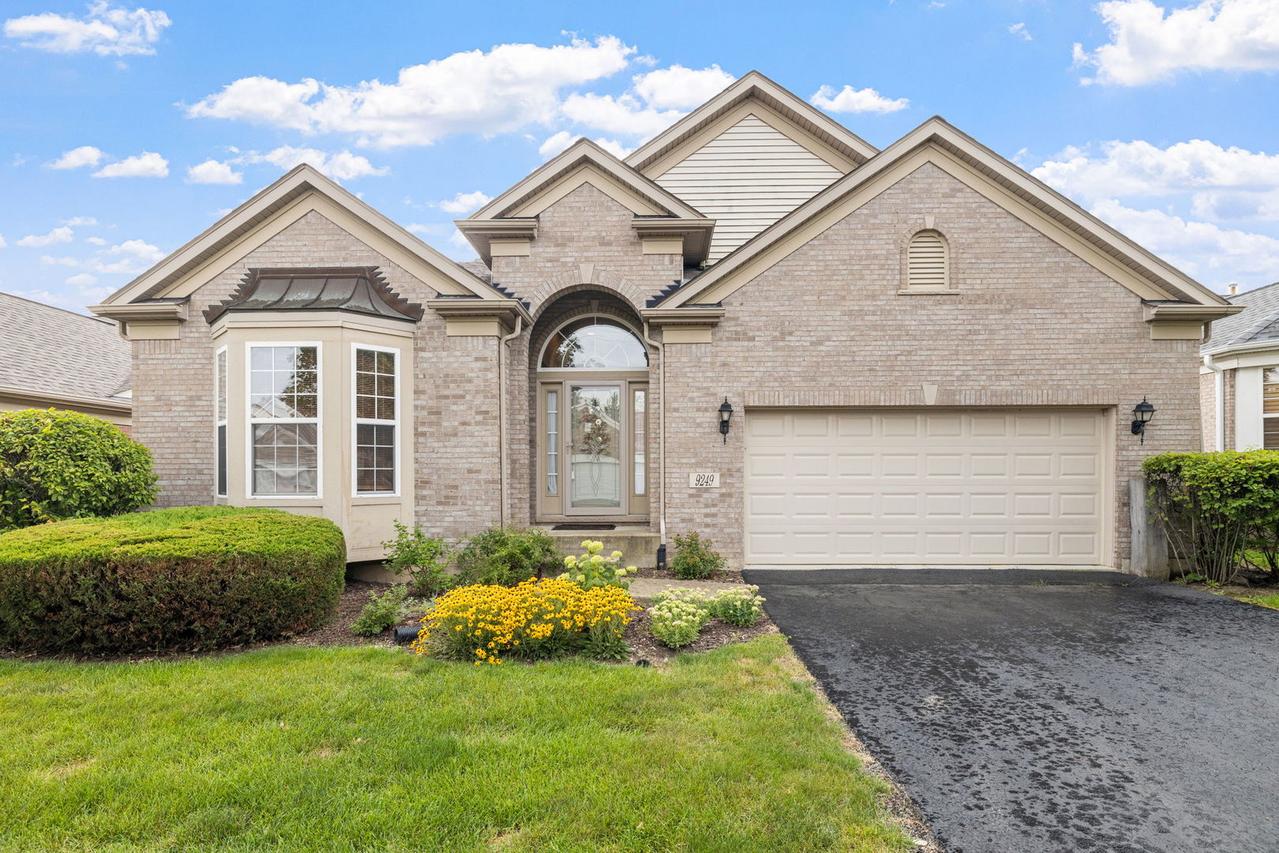 9249 Dunmore Dr., Orland Park, IL 60462