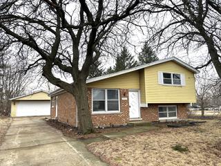 2333 Charmingfare Dr., Woodridge, IL 60517