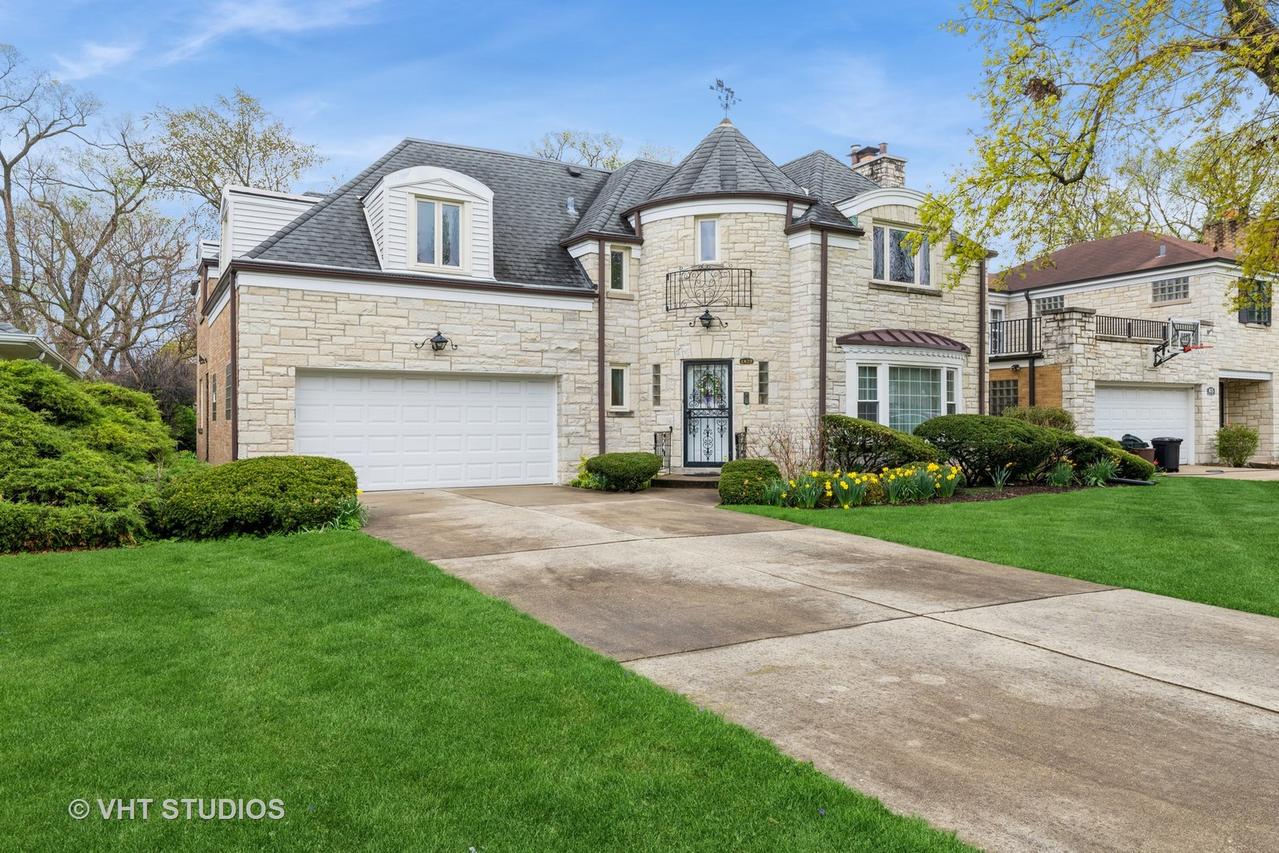 1439 William St., River Forest, IL 60305