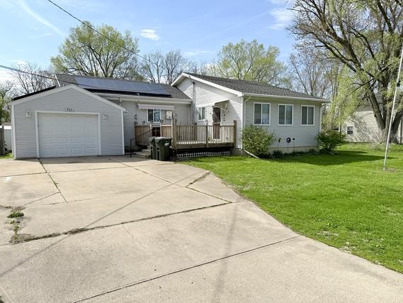 707 Dillon Ave., Sterling, IL 61081
