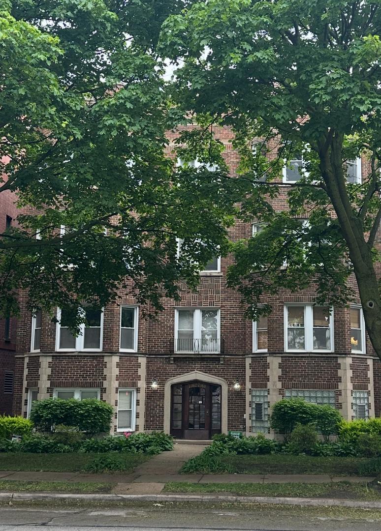 7360 Lake St. #2E, River Forest, IL 60305