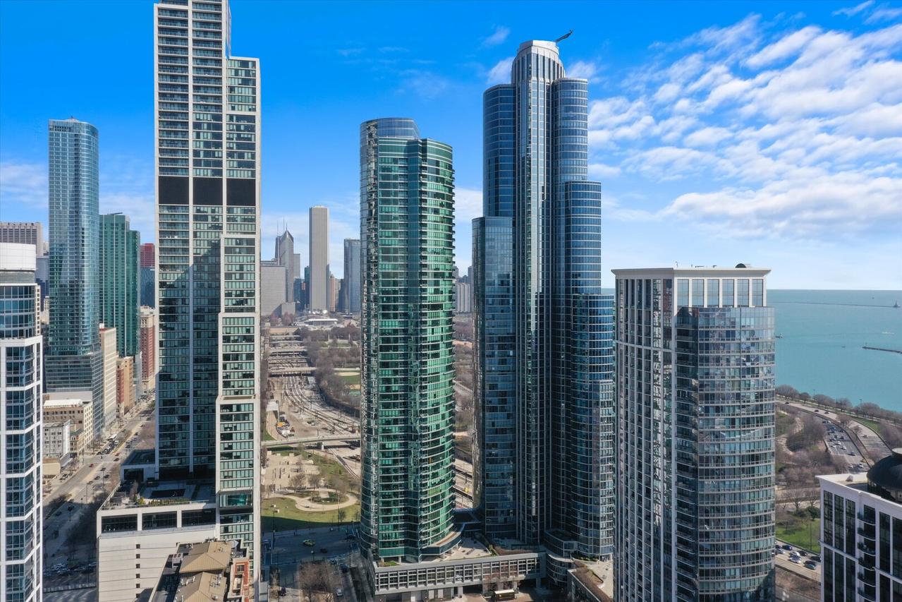 1201 S Prairie Ave. #2403, Chicago, IL 60605