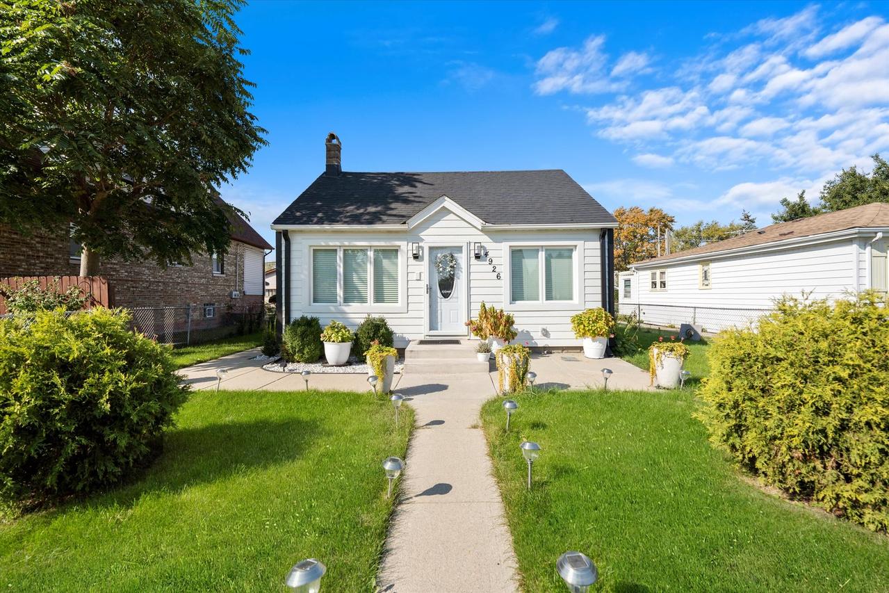 4926 S Lotus Ave., Chicago, IL 60638