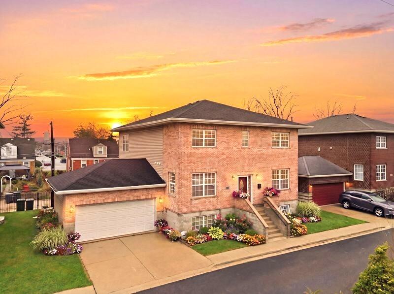 1024 Park Pl., Bellwood, IL 60104