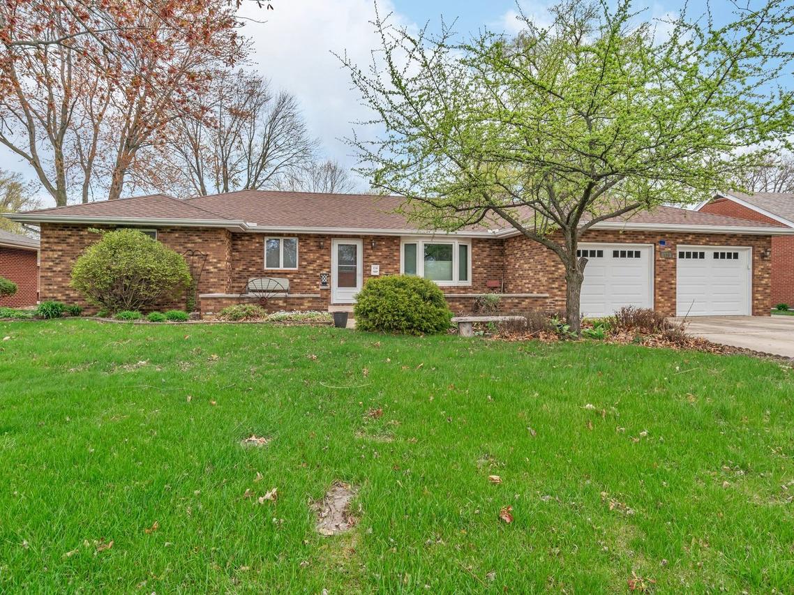 130 W 1st St., Coal City, IL 60416