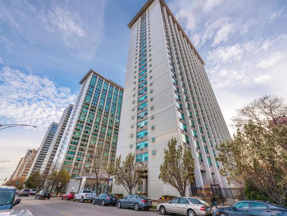 3600 N Lake Shore Dr. #1523, Chicago, IL 60613