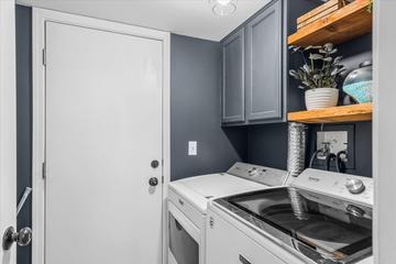 229 Kathryn Ln., North Aurora, IL 60542