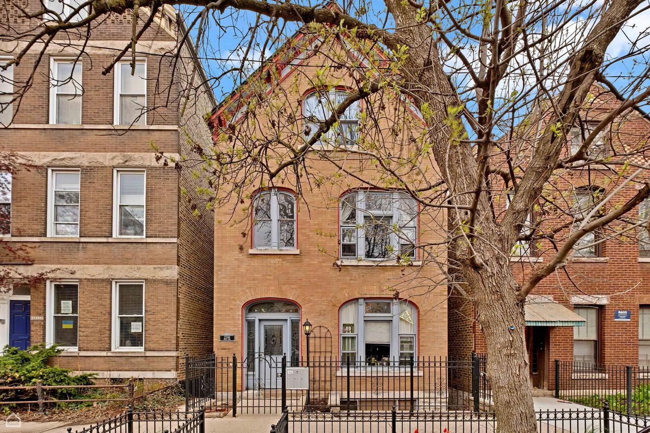 2246 W Palmer St., Chicago, IL 60647