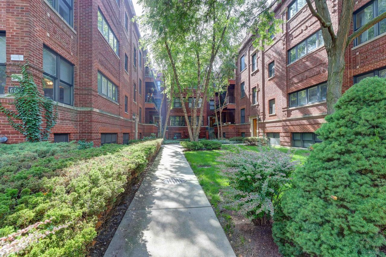 6620 N Ashland Ave. #1, Chicago, IL 60626