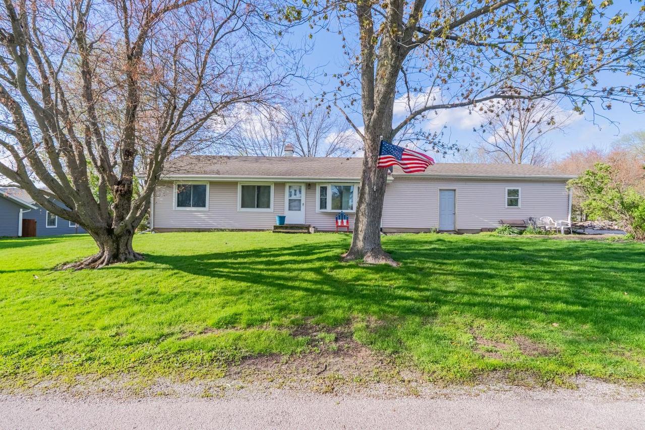 306 E Dooley St., Downs, IL 61736