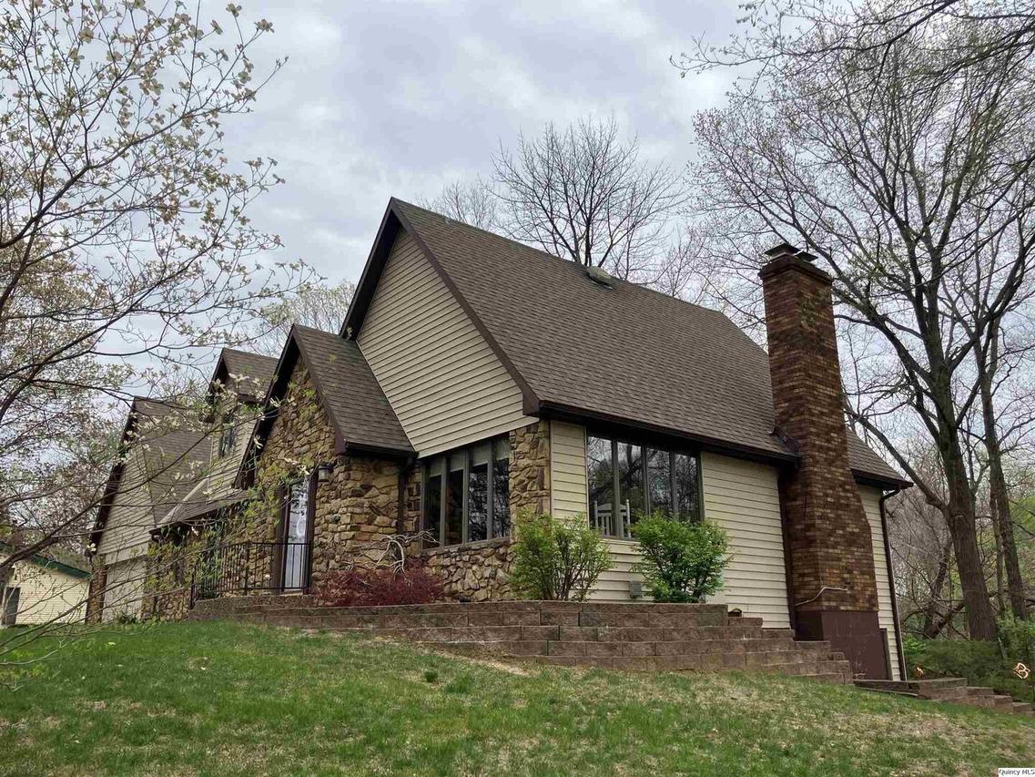 526 Sugar Loaf Dr., Quincy, IL