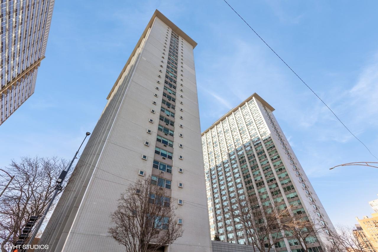 3600 N Lake Shore Dr. #2711, Chicago, IL 60613