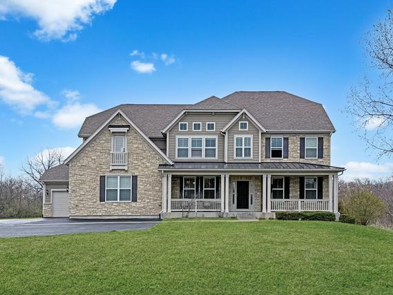 32 E Peter Ln., Hawthorn Woods, IL 60047