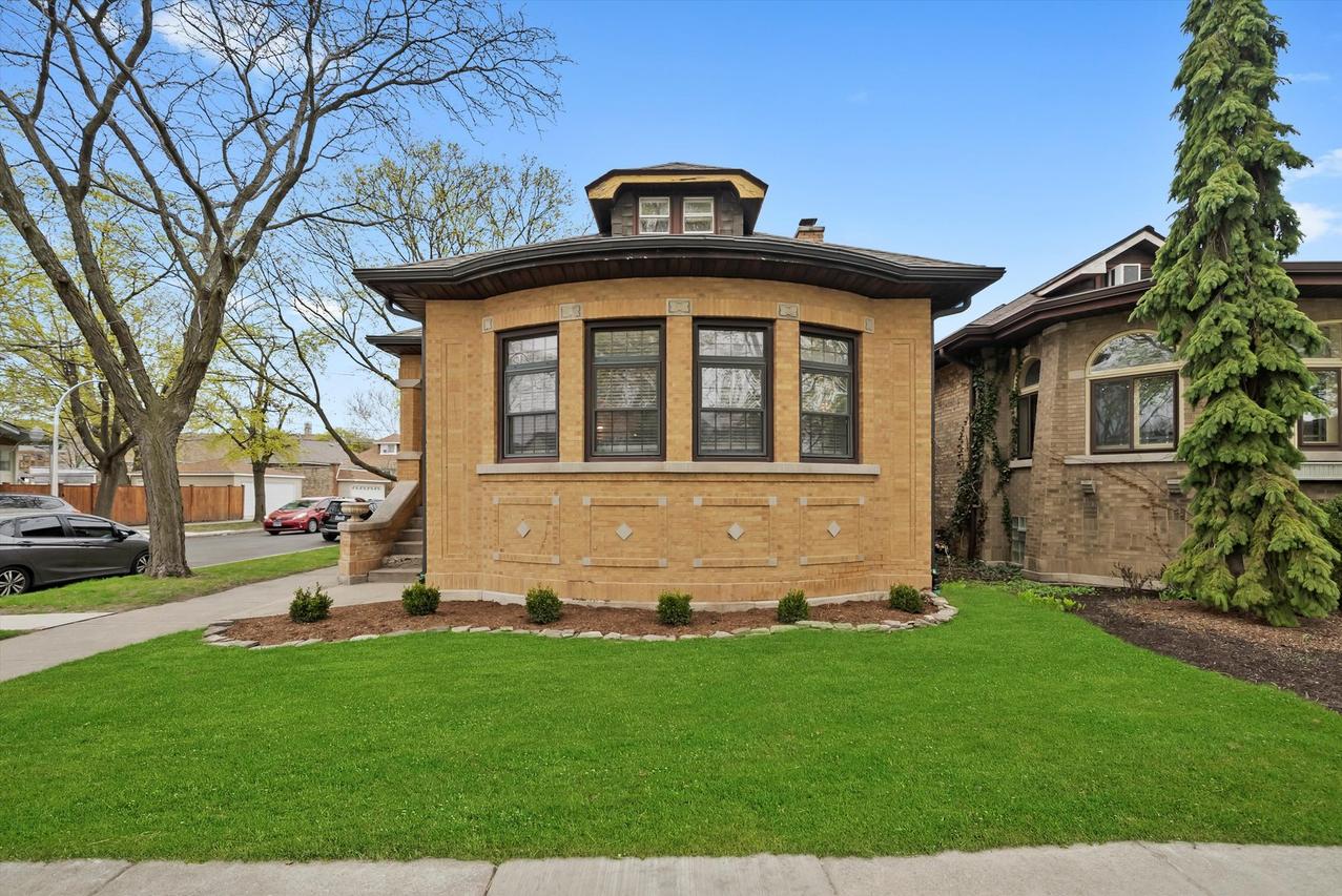 2656 W Coyle Ave., Chicago, IL 60645