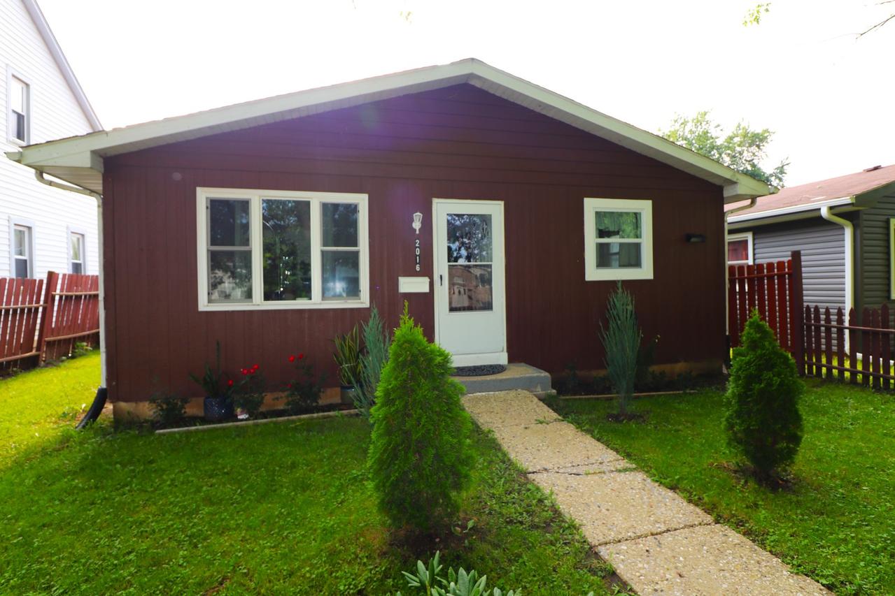 2016 Horeb Ave., Zion, IL 60099