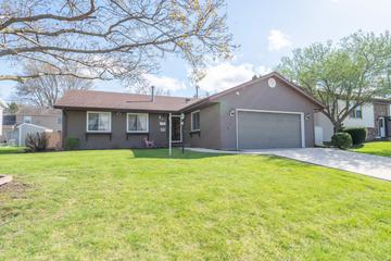 348 Apple St., Dixon, IL 61021